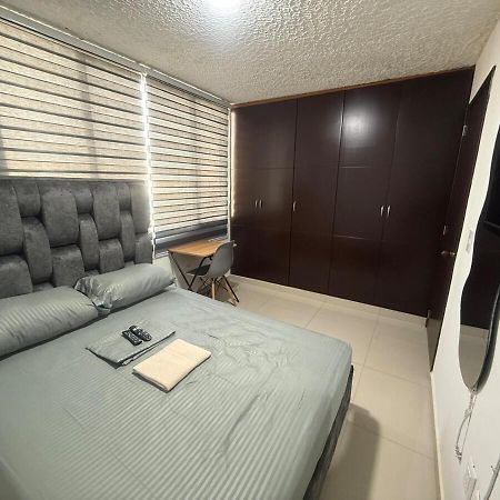 Hermosa Habitacion A Una Cuadra Del Ventura Plaza 3 Cucuta Bagian luar foto