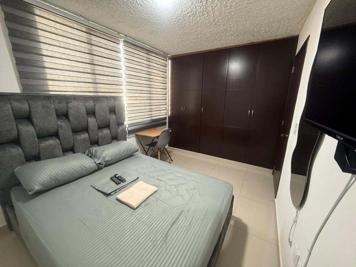Hermosa Habitacion A Una Cuadra Del Ventura Plaza 3 Cucuta Bagian luar foto